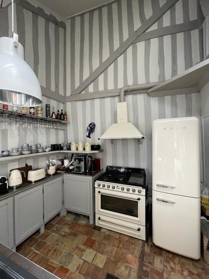 Le Loft Du Homard Bleu - Entre Ciel Et Mer - Free Parking 500M Honfleur Buitenkant foto